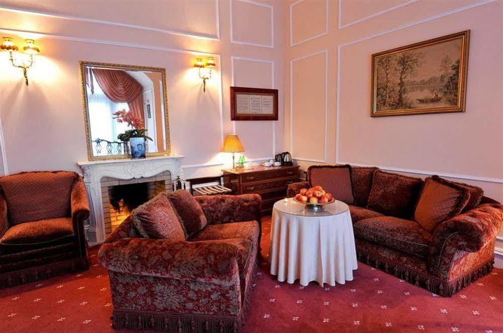 Hotel Bursztynowy Palac 코잘린 객실 사진