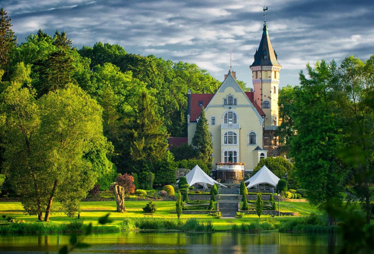 Hotel Bursztynowy Palac 코잘린 외부 사진