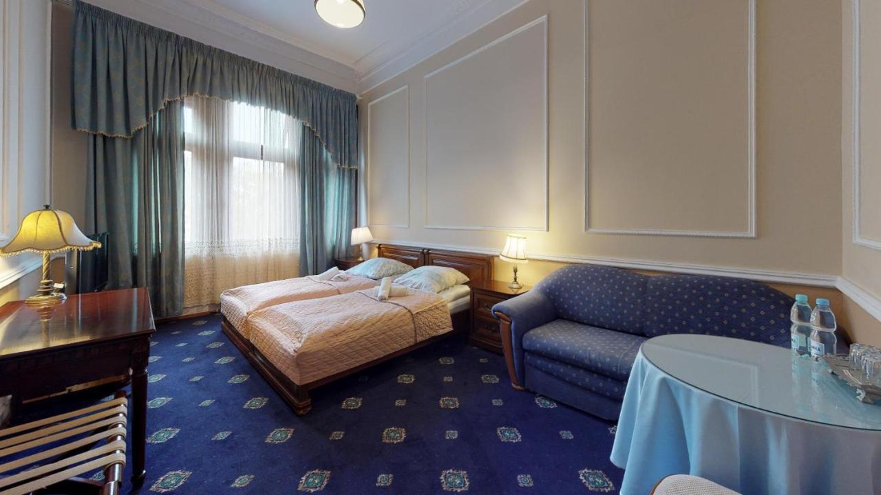 Hotel Bursztynowy Palac 코잘린 외부 사진