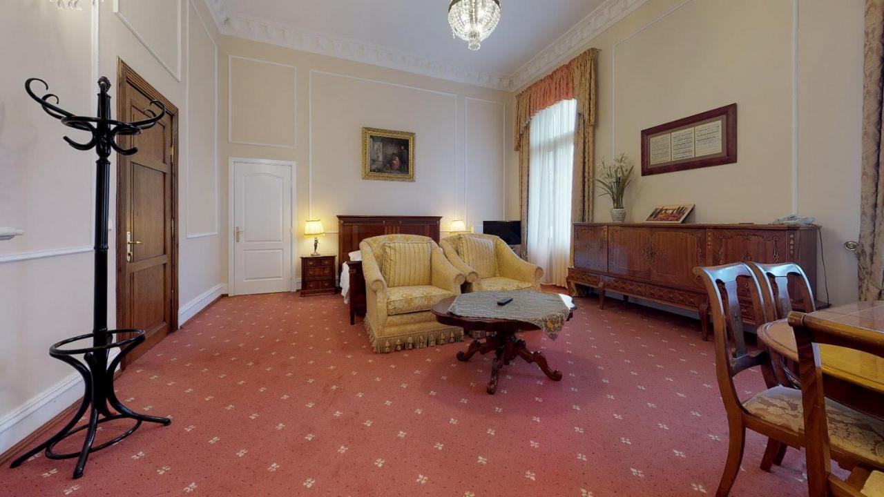 Hotel Bursztynowy Palac 코잘린 외부 사진