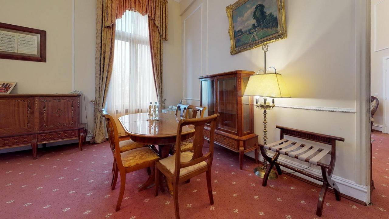 Hotel Bursztynowy Palac 코잘린 외부 사진