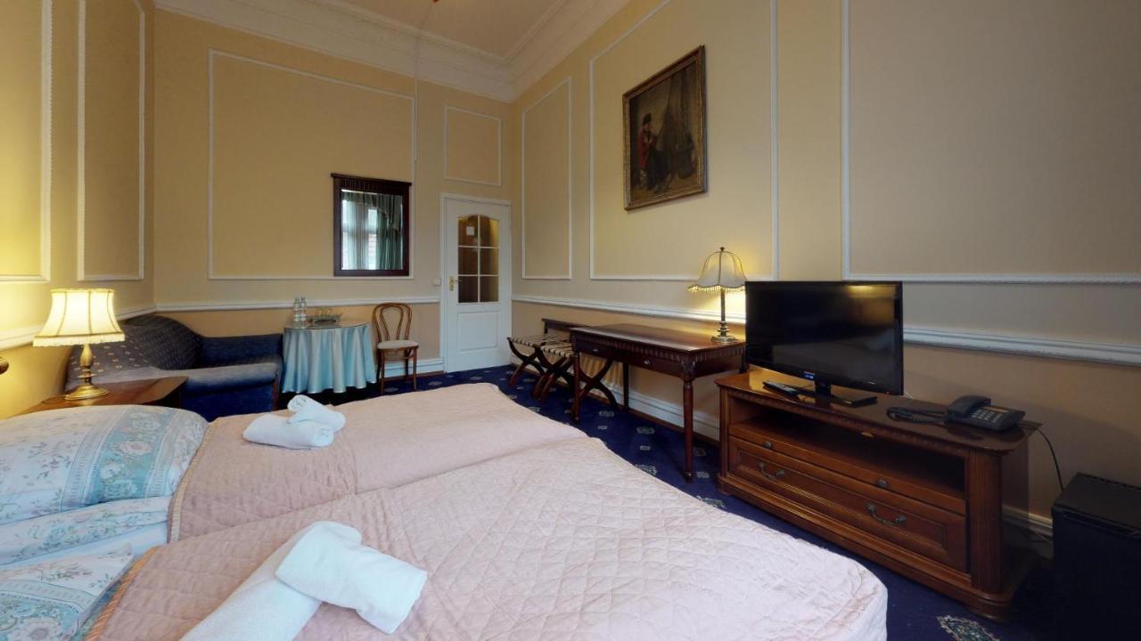 Hotel Bursztynowy Palac 코잘린 외부 사진