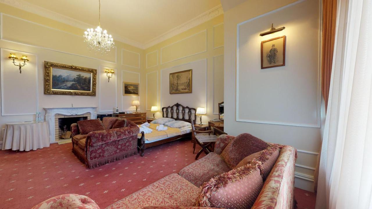 Hotel Bursztynowy Palac 코잘린 외부 사진