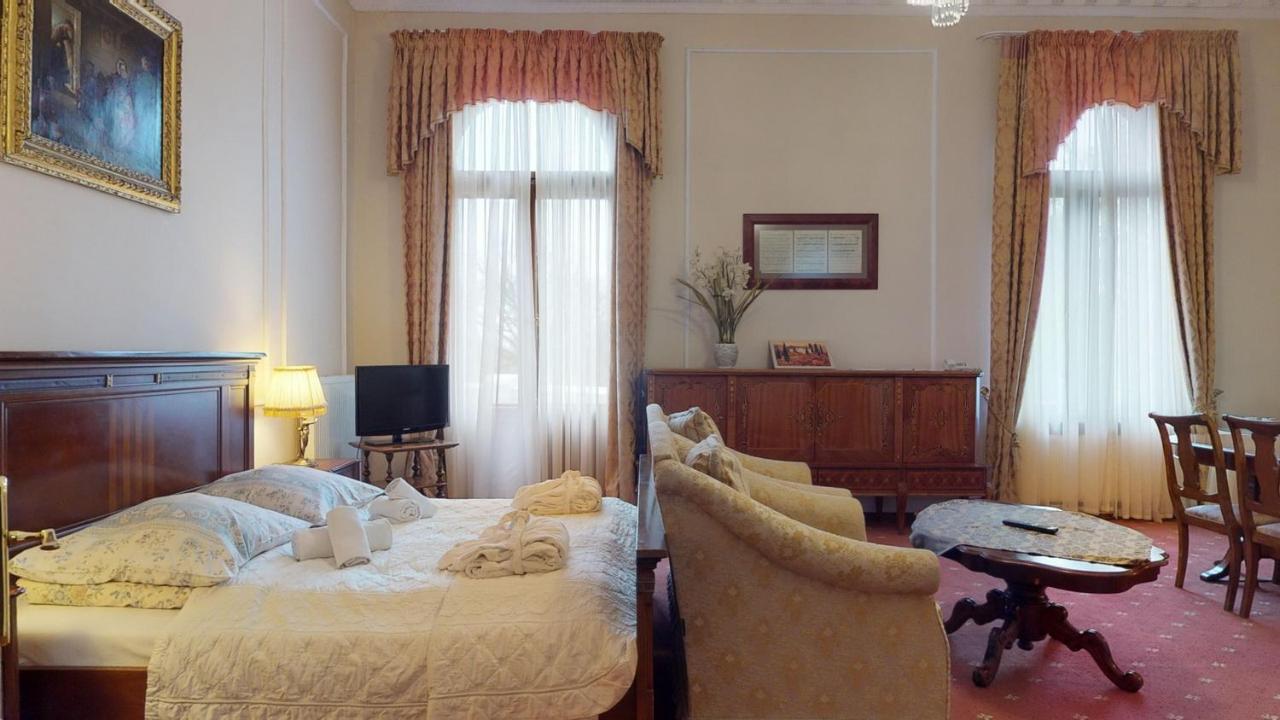 Hotel Bursztynowy Palac 코잘린 외부 사진