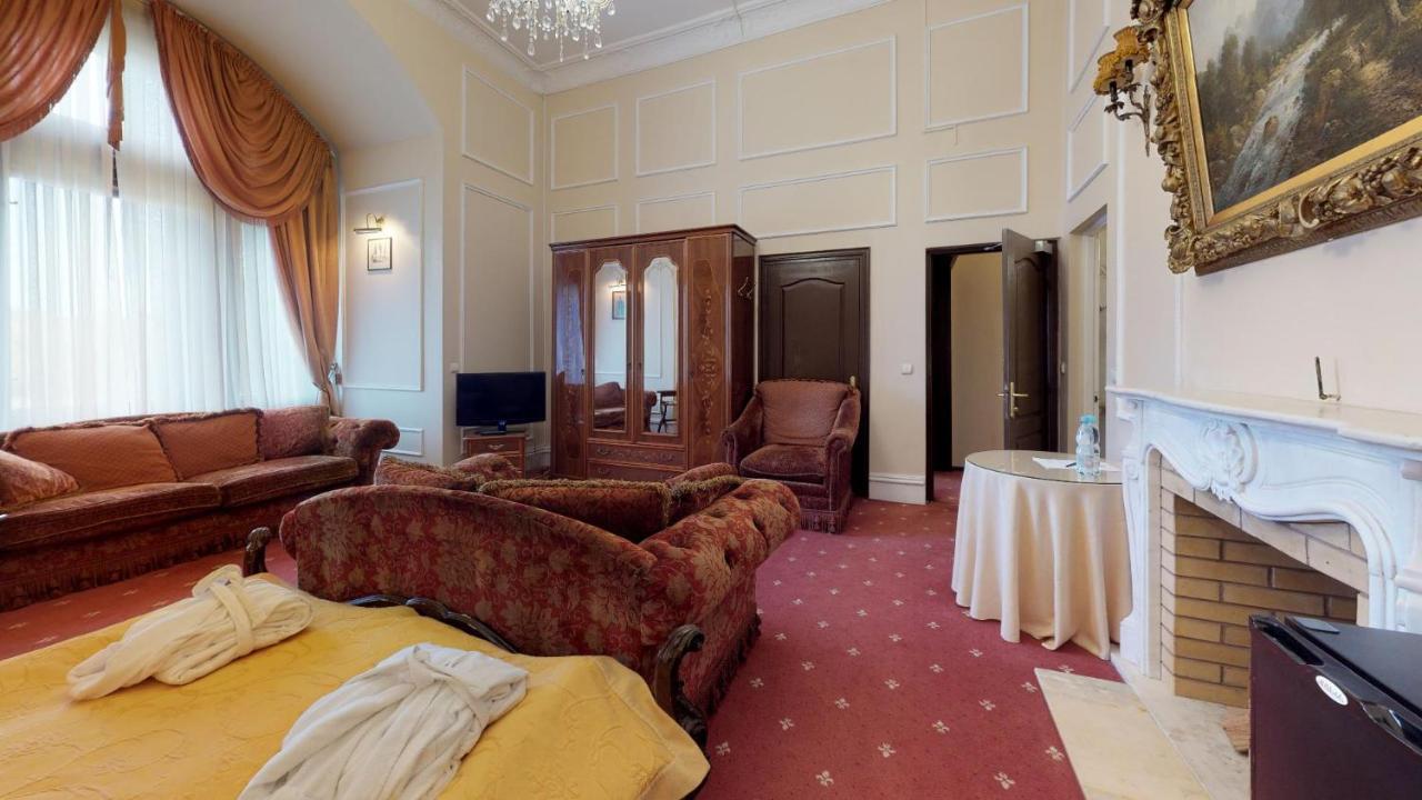 Hotel Bursztynowy Palac 코잘린 외부 사진
