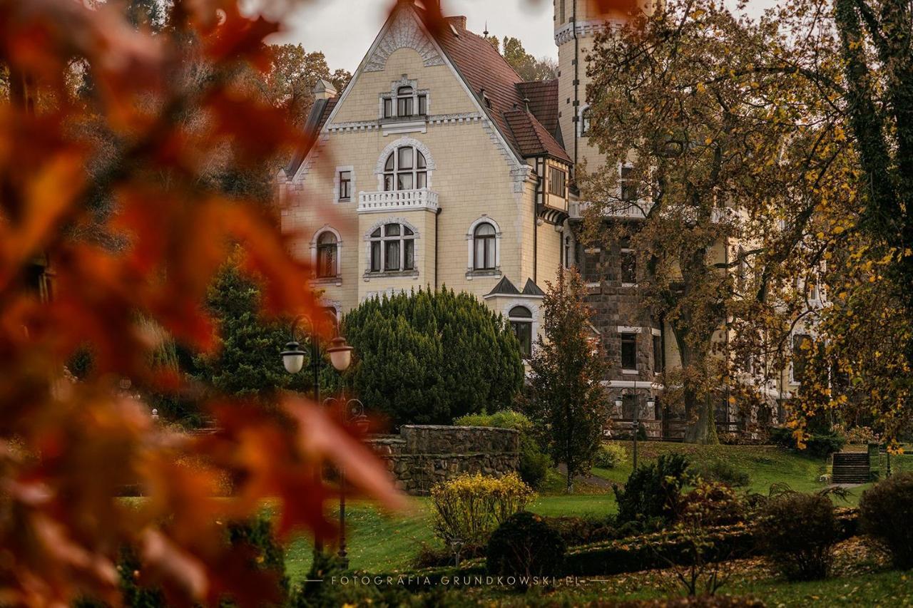 Hotel Bursztynowy Palac 코잘린 외부 사진
